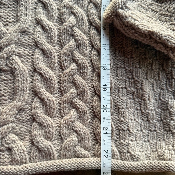 Inis Crafts Beige Cable Knit 100% Merino Wool Cowl Neck Sweater  Women's M - Picture 7 of 7